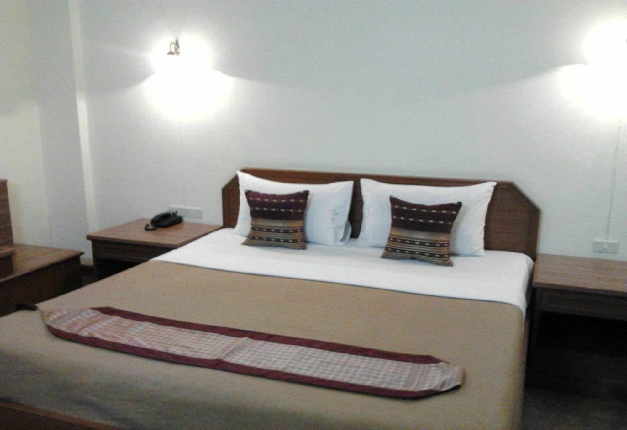 Hotel Lisa Chiang Mai Esterno foto