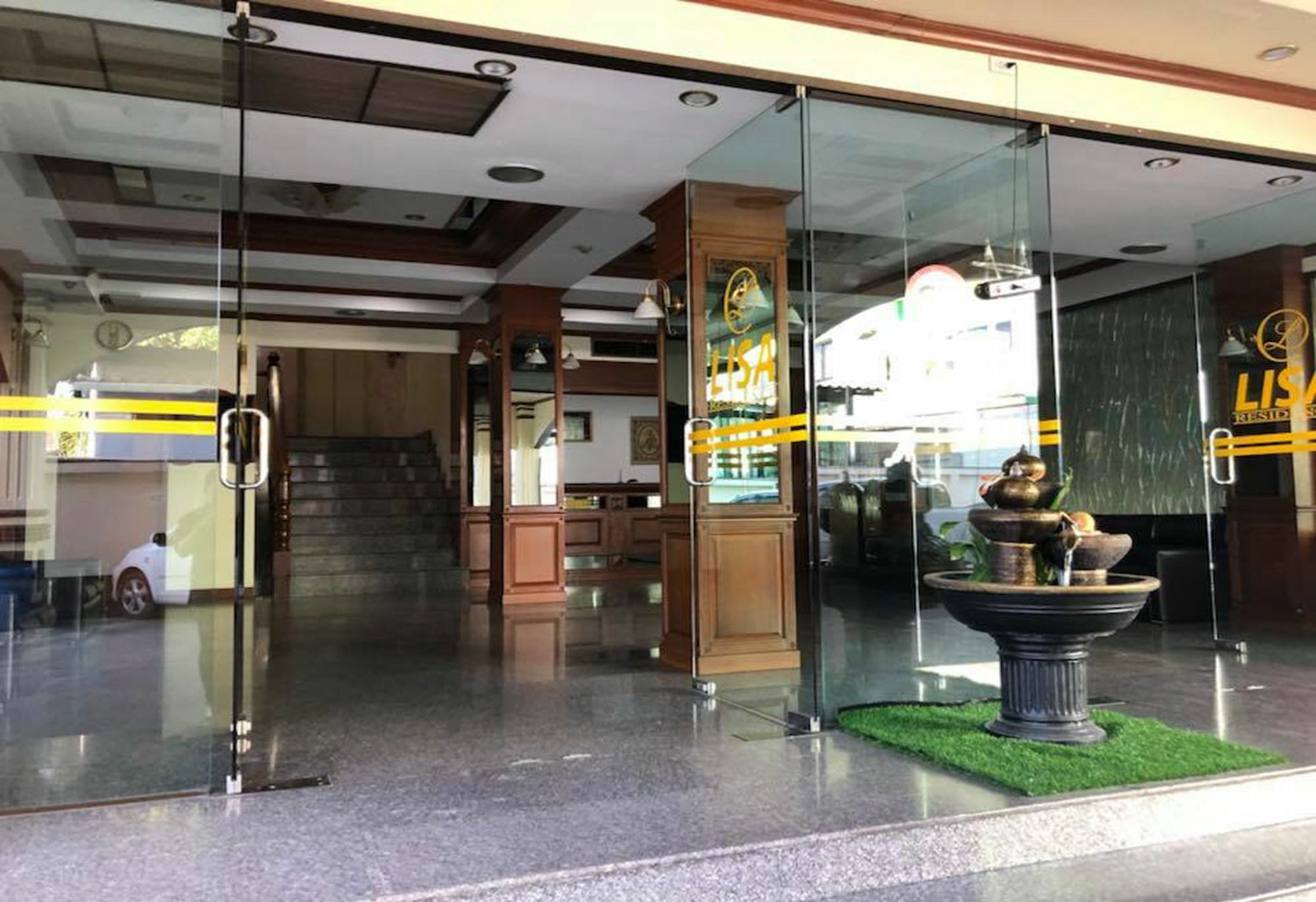 Hotel Lisa Chiang Mai Esterno foto